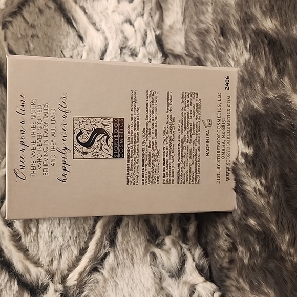 Story book cosmetics eye shadow & lippy - Picture 3 of 5